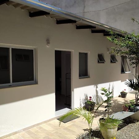 Pousada Casa Verde - Quartos Individuais - Smart Tv 32 - E Banheiro Privativo Apartment Itajai Ngoại thất bức ảnh