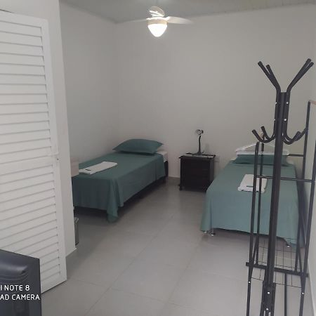 Pousada Casa Verde - Quartos Individuais - Smart Tv 32 - E Banheiro Privativo Apartment Itajai Ngoại thất bức ảnh