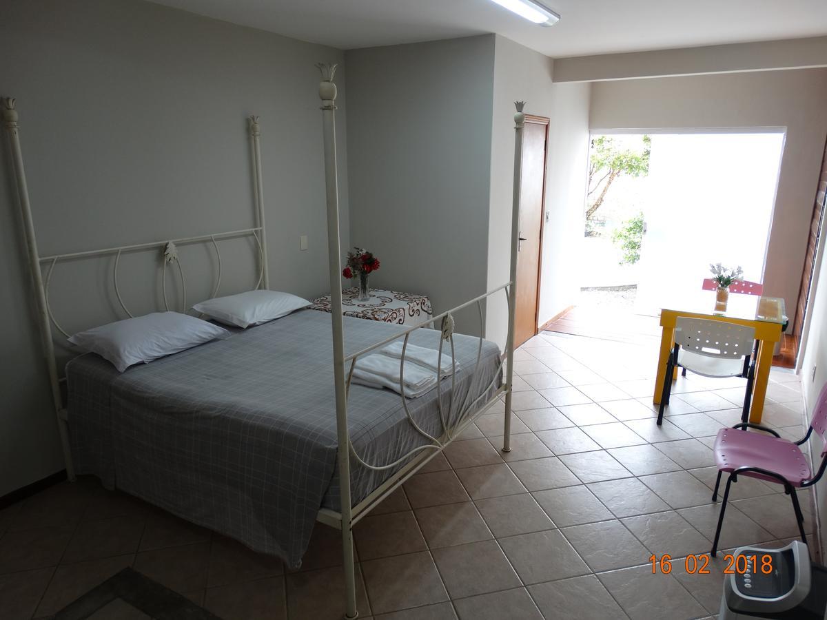 Pousada Casa Verde - Quartos Individuais - Smart Tv 32 - E Banheiro Privativo Apartment Itajai Ngoại thất bức ảnh