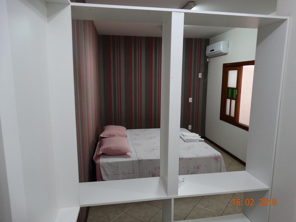 Pousada Casa Verde - Quartos Individuais - Smart Tv 32 - E Banheiro Privativo Apartment Itajai Ngoại thất bức ảnh