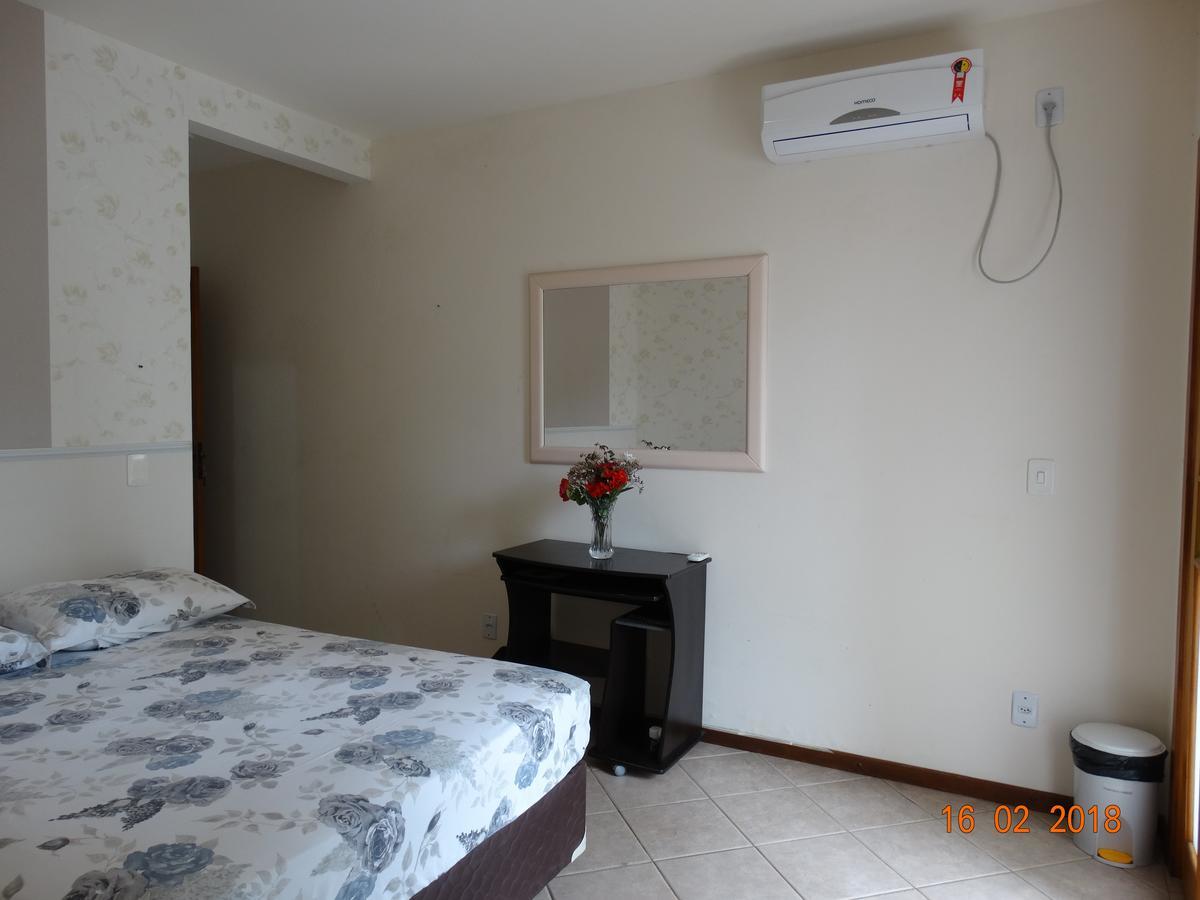 Pousada Casa Verde - Quartos Individuais - Smart Tv 32 - E Banheiro Privativo Apartment Itajai Ngoại thất bức ảnh